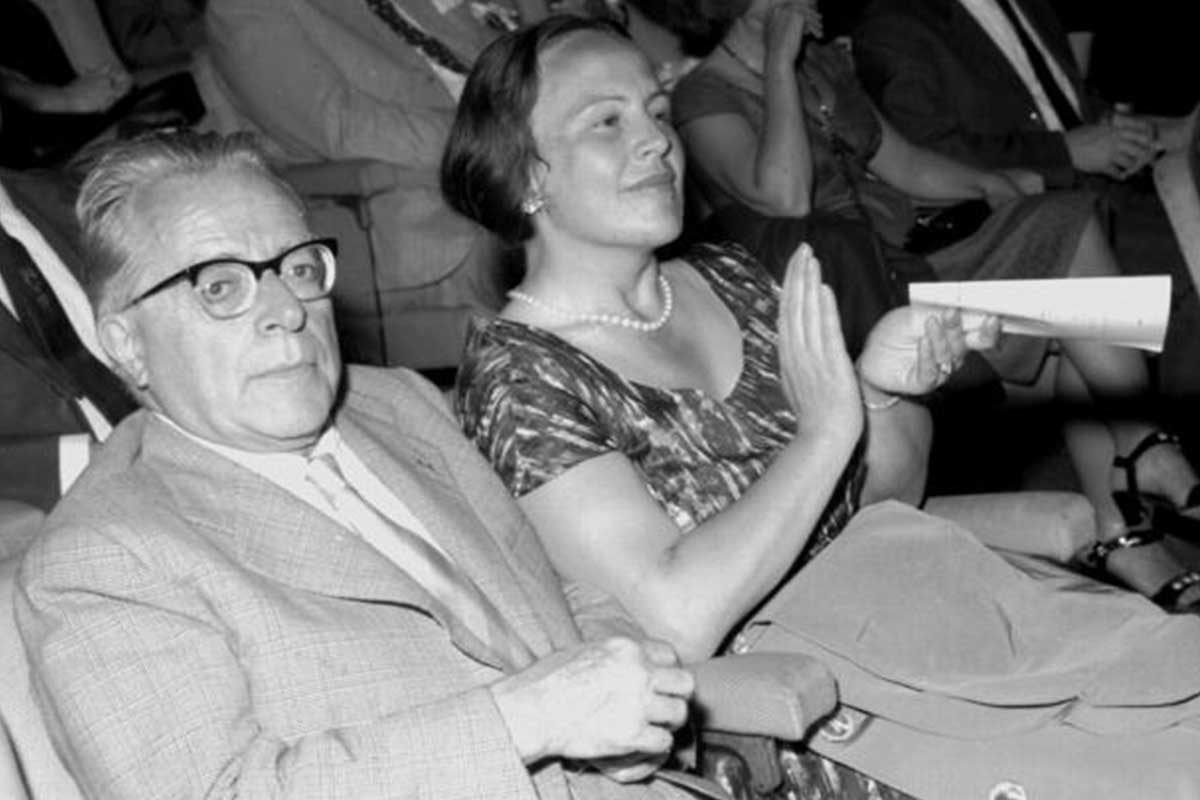 Iotti e Togliatti a un congresso comunista, circa 1964