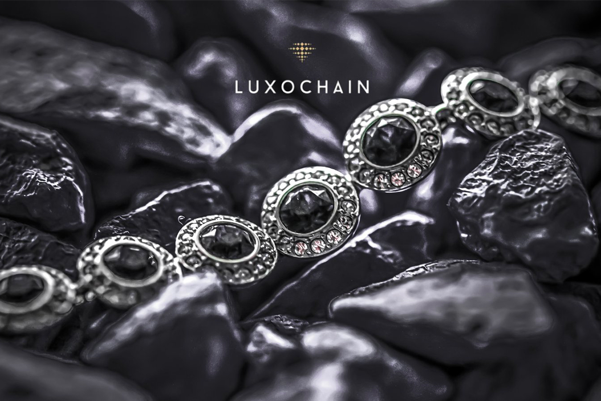 Luxochain è un’azienda svizzera con sede a Lugano fondata da imprenditori italiani con lo scopo di combattere la contraffazione di beni di lusso