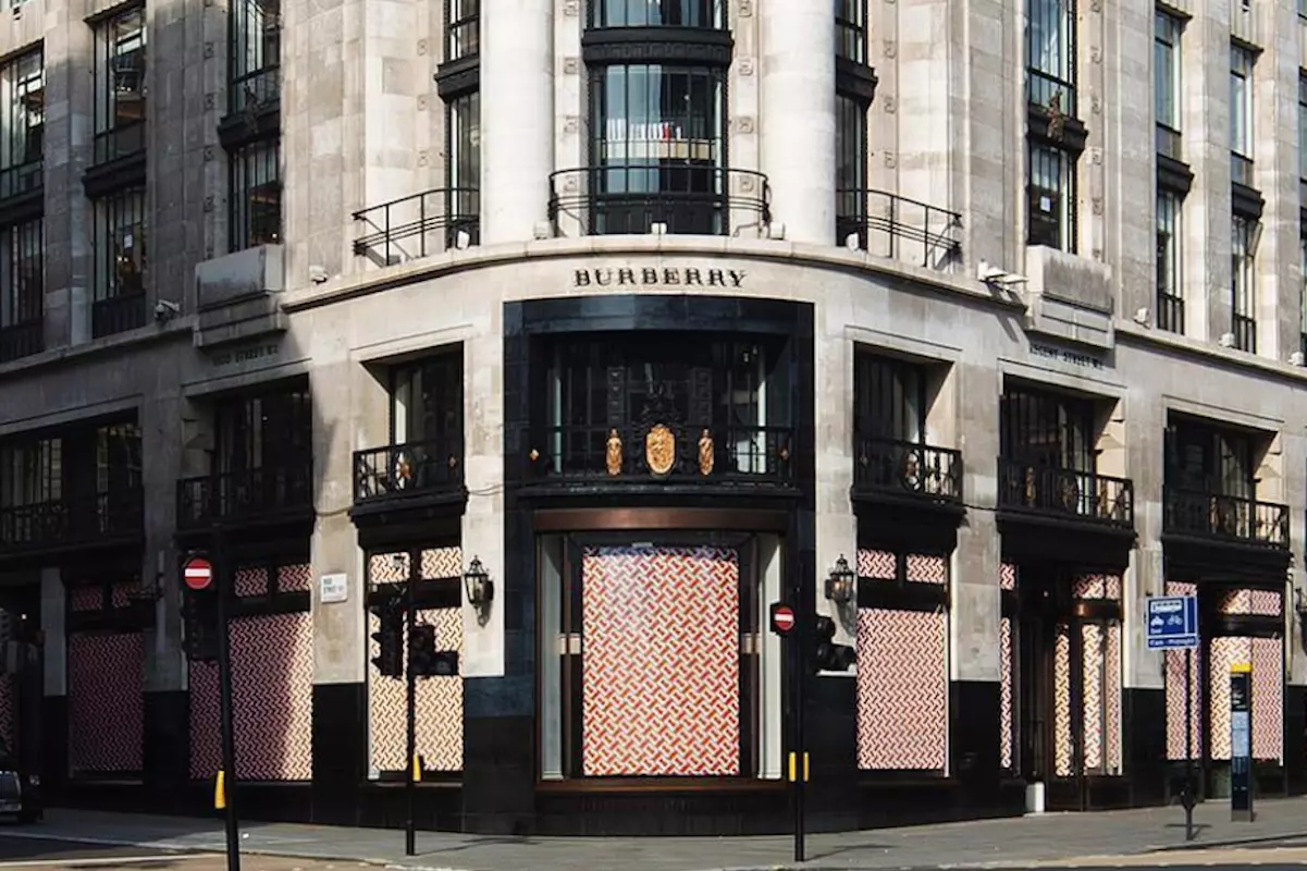 Burberry, rebranding identità