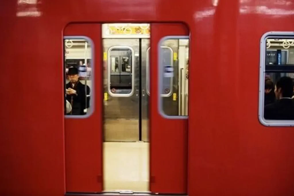 Metro rosso carminio